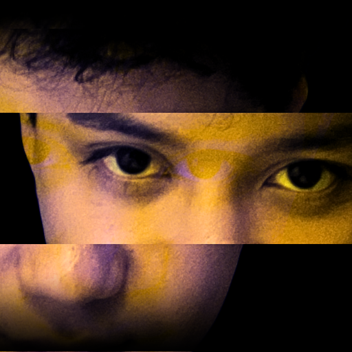 PITER en un escenario urbano futurista de noche